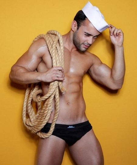 PAROUTUDO MAGAZINE: HENRIQUE BUENO FOR BY PHOTOGRAPHER HAY TORRES