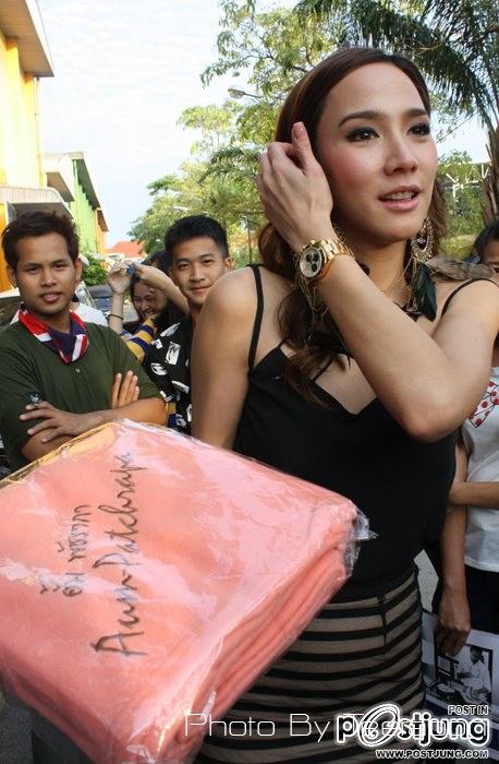 Superstar วันเบาๆเเต่สวยไม่เบาของเธอ"อั้ม พัชราภา"ร่วมกิจกรรมน่ารักๆกับเเฟนคลับ!!!