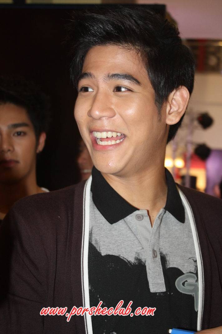 พอร์ช ศรัณย์ ใน งานประกวด U Guys by guy guy Laroche @ โรบินสัน รัตนาธิเบต ค่ะ