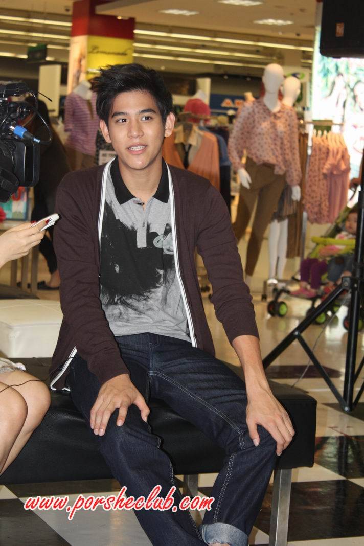 พอร์ช ศรัณย์ ใน งานประกวด U Guys by guy guy Laroche @ โรบินสัน รัตนาธิเบต ค่ะ