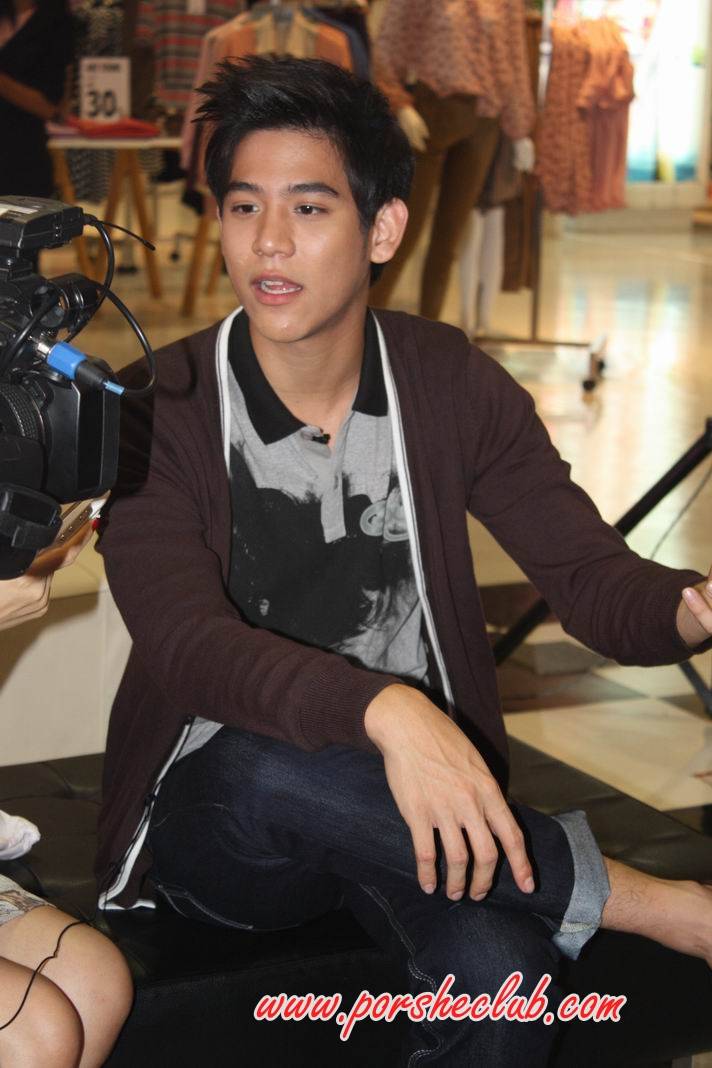 พอร์ช ศรัณย์ ใน งานประกวด U Guys by guy guy Laroche @ โรบินสัน รัตนาธิเบต ค่ะ