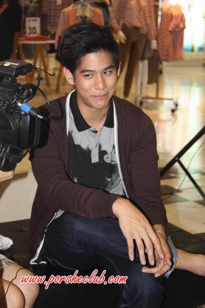 พอร์ช ศรัณย์ ใน งานประกวด U Guys by guy guy Laroche @ โรบินสัน รัตนาธิเบต ค่ะ