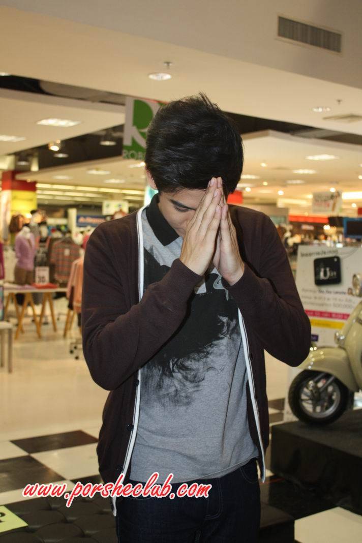 พอร์ช ศรัณย์ ใน งานประกวด U Guys by guy guy Laroche @ โรบินสัน รัตนาธิเบต ค่ะ