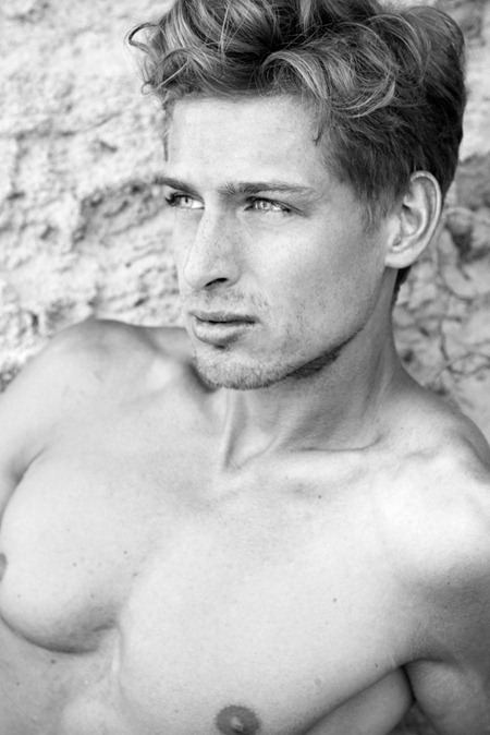 AGENCY: CHRISTIAN DEERBERG WITH KULT BY PHOTOGRAPHER NICOLE LANGHOLZ