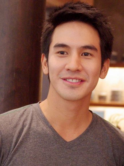 "บรอดคาสซ์"วางตัว"โป๊บ ธนวรรธน์"...ลงละครเรื่องใหม่"ดาวเกี้ยวเดือน"