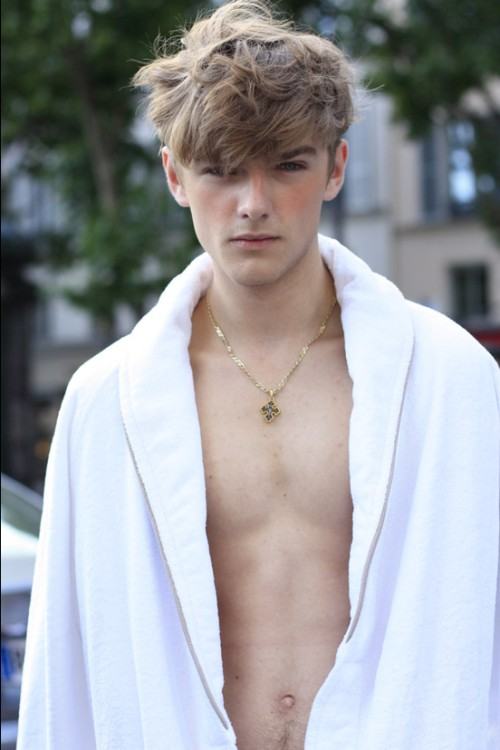 Christian Lacroix Spring/Summer 2012 menswear show & backstage