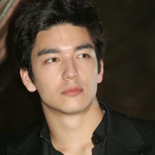 อยากทราบว่าคนนี้คือใคร รบกวนด้วยจร้า