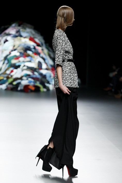 Davidelfin Fall/Winter 2011.2012 Di&oacute;genes Syndrome runway show