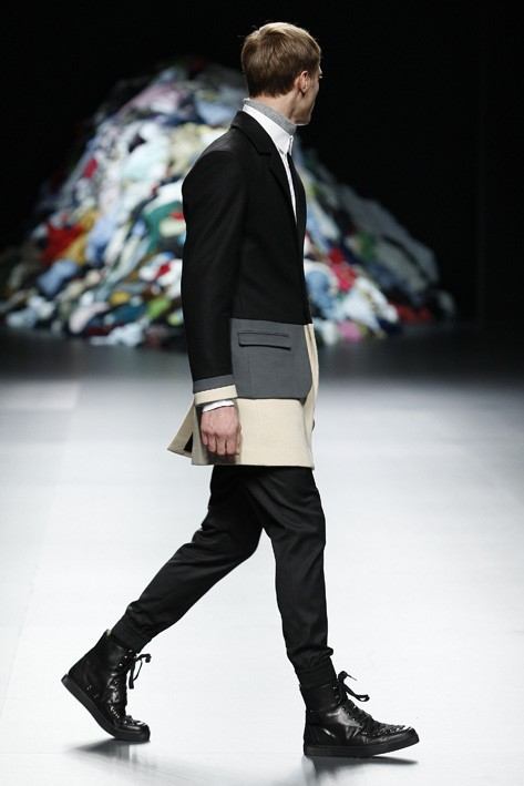 Davidelfin Fall/Winter 2011.2012 Di&oacute;genes Syndrome runway show