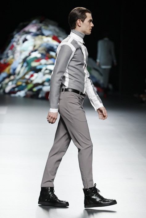 Davidelfin Fall/Winter 2011.2012 Di&oacute;genes Syndrome runway show