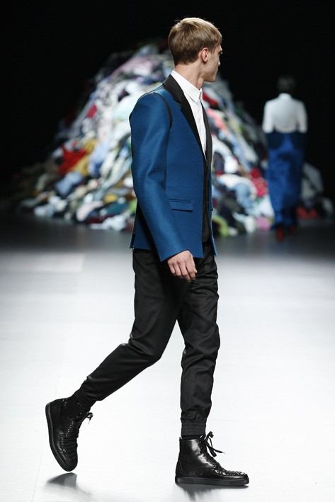 Davidelfin Fall/Winter 2011.2012 Di&oacute;genes Syndrome runway show