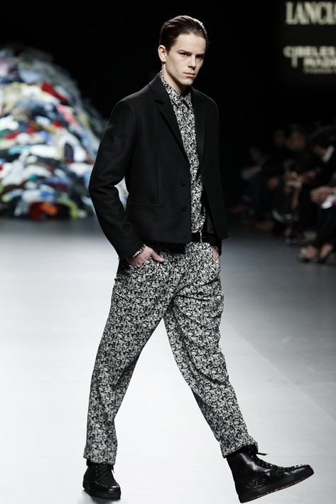 Davidelfin Fall/Winter 2011.2012 Di&oacute;genes Syndrome runway show