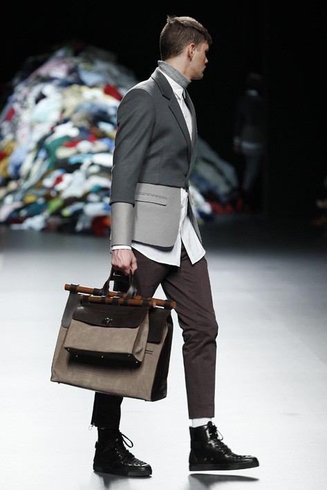 Davidelfin Fall/Winter 2011.2012 Di&oacute;genes Syndrome runway show