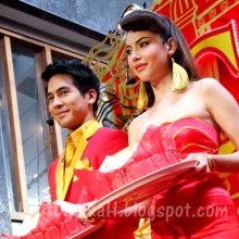 [PICS] โป๊ป ธนวรรธน์ และใหม่ ดาวิกา ในงาน China's Best 2012 at CentralFoodHall CTW