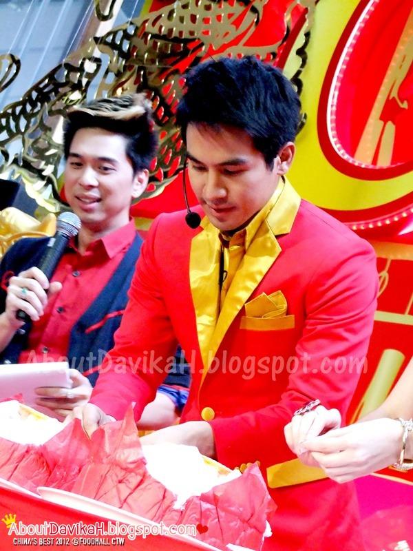 [PICS] โป๊ป ธนวรรธน์ และใหม่ ดาวิกา ในงาน China's Best 2012 at CentralFoodHall CTW