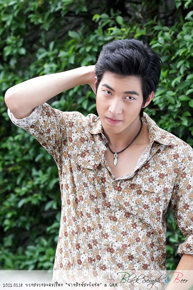 โตโน่และเหล่านักแสดง @ งานบวงสรวงละคร"นางสิงห์สะบัดช่อ"