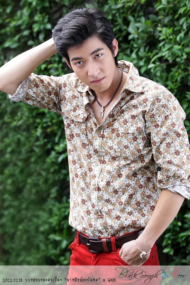 โตโน่และเหล่านักแสดง @ งานบวงสรวงละคร"นางสิงห์สะบัดช่อ"