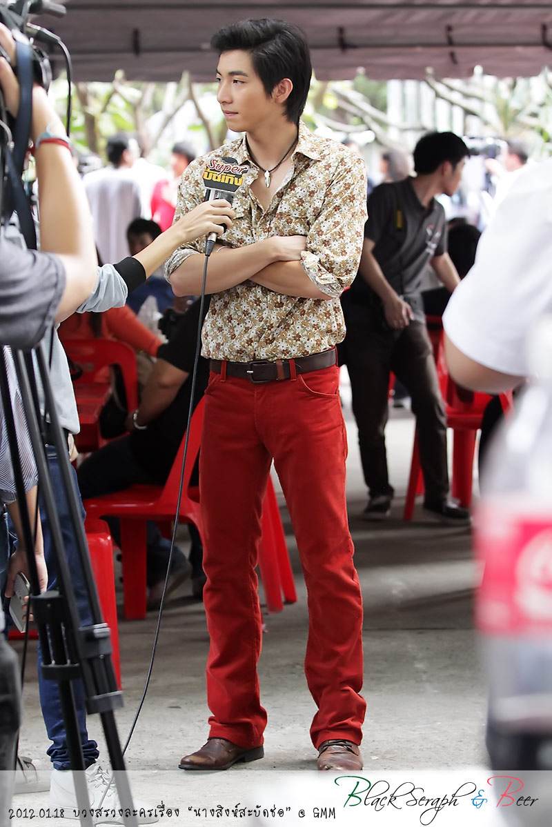 โตโน่และเหล่านักแสดง @ งานบวงสรวงละคร"นางสิงห์สะบัดช่อ"