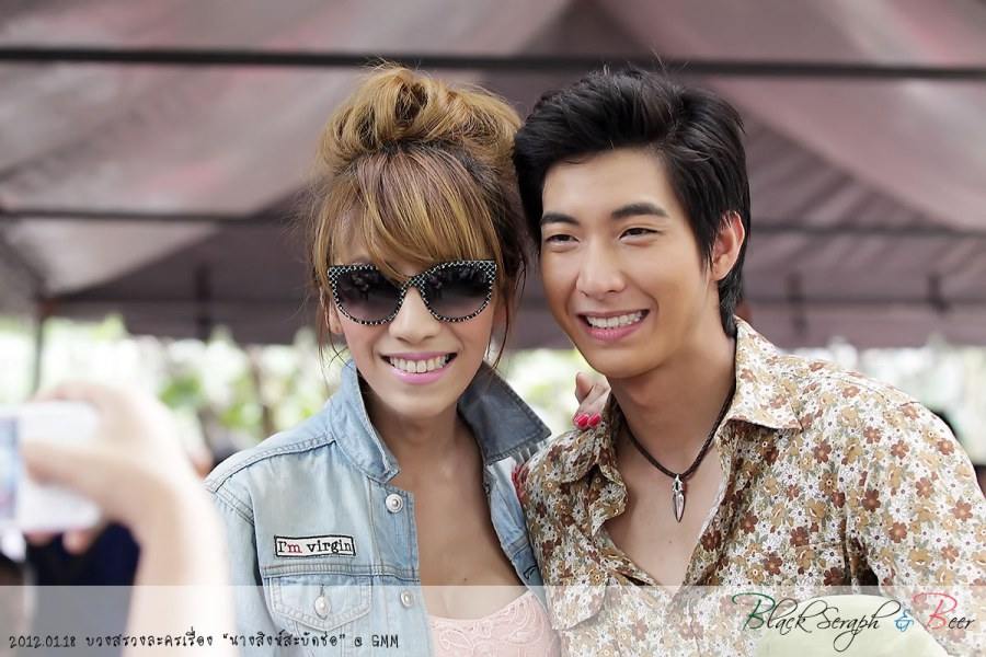 โตโน่และเหล่านักแสดง @ งานบวงสรวงละคร"นางสิงห์สะบัดช่อ"