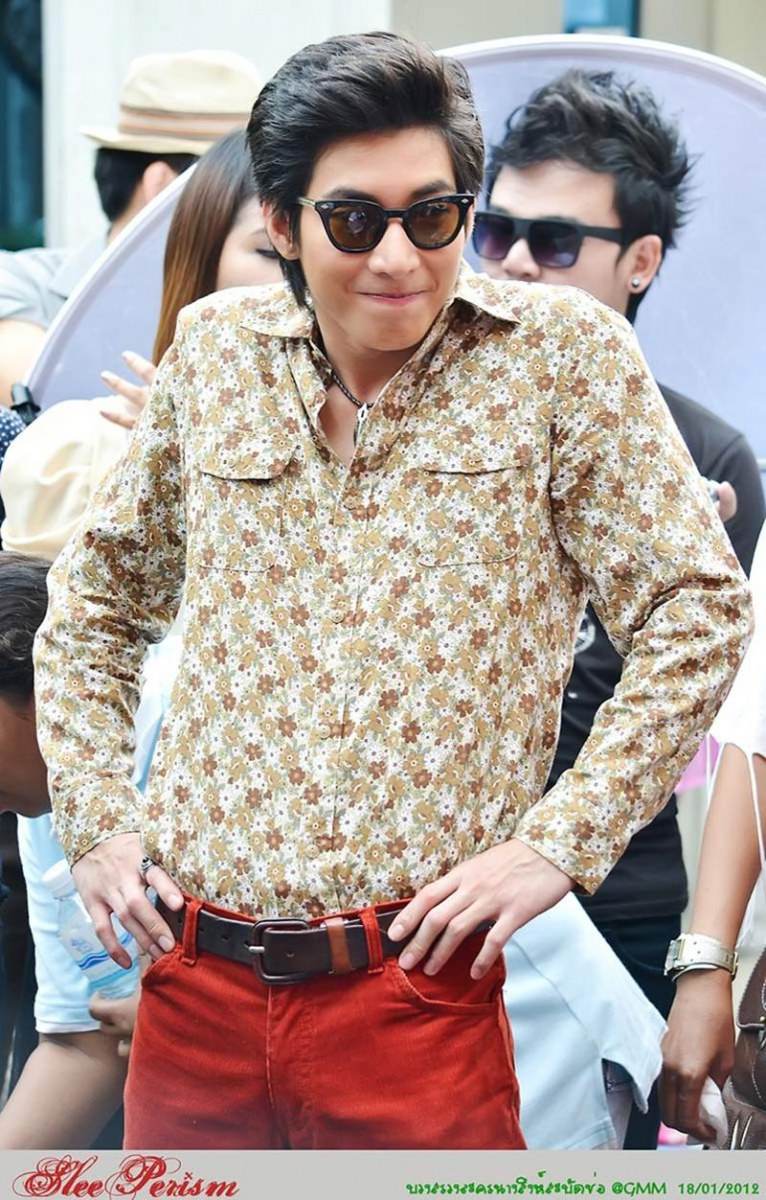 โตโน่และเหล่านักแสดง @ งานบวงสรวงละคร"นางสิงห์สะบัดช่อ"