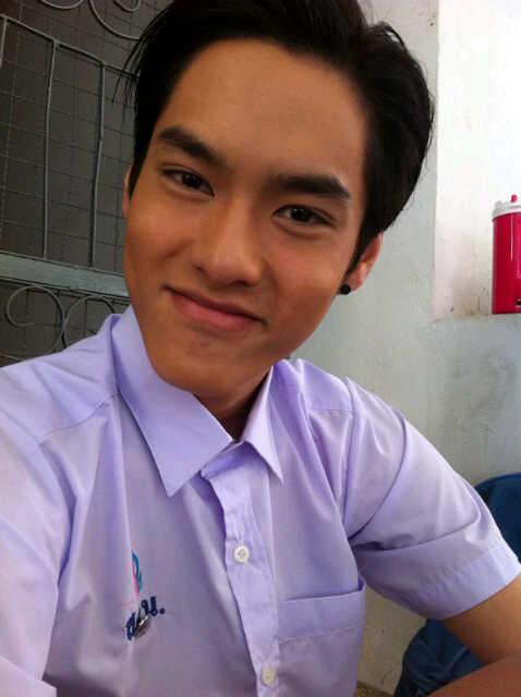 บอส นวไพบูลย์ หนุ่มหล่อมาดกวน ใน ...กู เพื่อนกันจนวันตาย