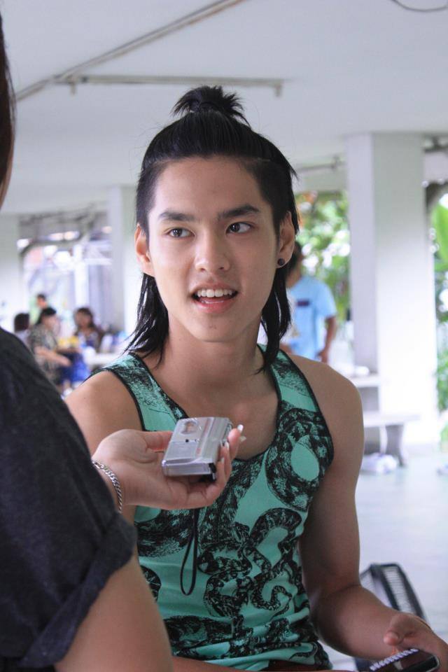 บอส นวไพบูลย์ หนุ่มหล่อมาดกวน ใน ...กู เพื่อนกันจนวันตาย