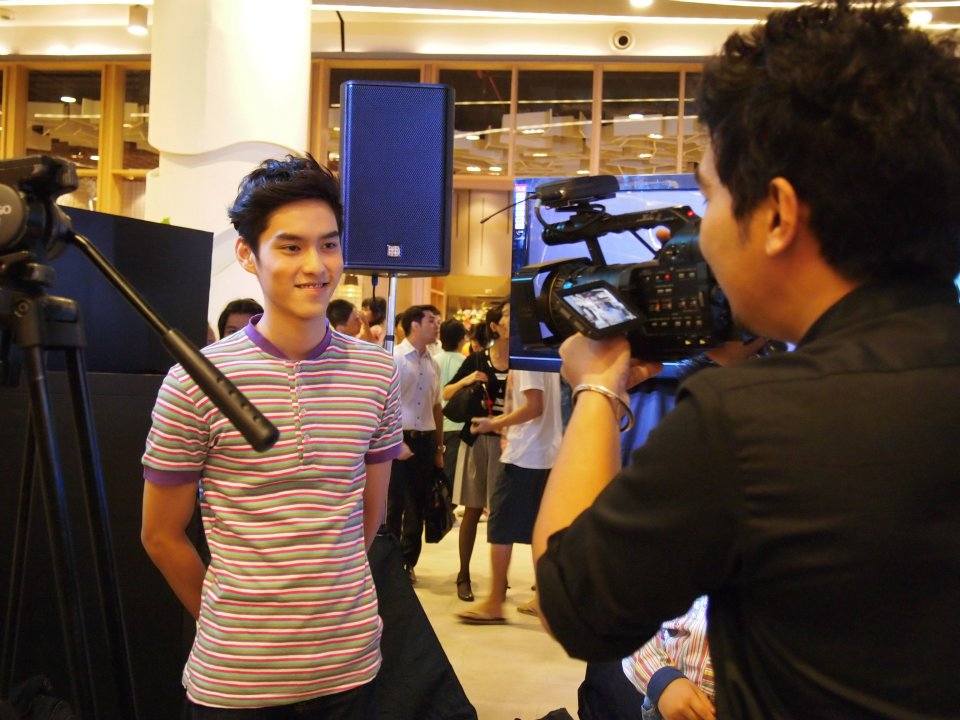 บอส นวไพบูลย์ หนุ่มหล่อมาดกวน ใน ...กู เพื่อนกันจนวันตาย