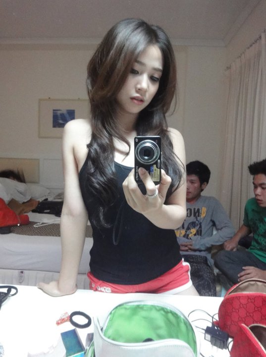 ปลื้ม พี่คนนี้น่ารักมากๆค่ะ..