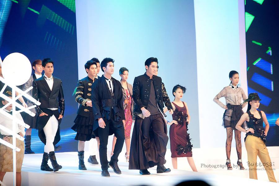 นัททิว  ร่วมเดินแบบในงานThai Supermodel Contest 2011