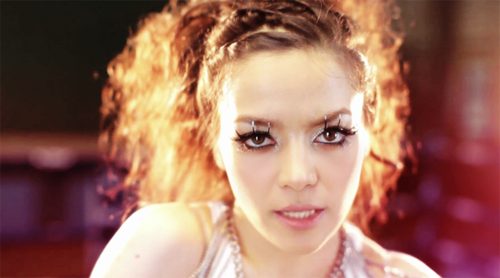 "My Radio"ซิ้งเกิ้ลล่าสุดของ"อเล็กซานดร้า ธิดาวัลย์ บุญช่วย [Alexandra Bounxouei]"