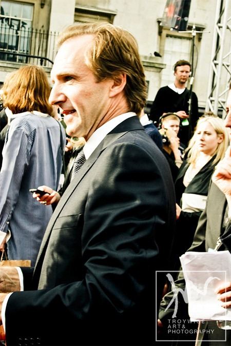 IA AT THE HARRY POTTER AND THE DEATHLY HALLOWS 2 PREMIERE IN LONDON: PHOTOS OF RALPH FIENNES BY PHOT