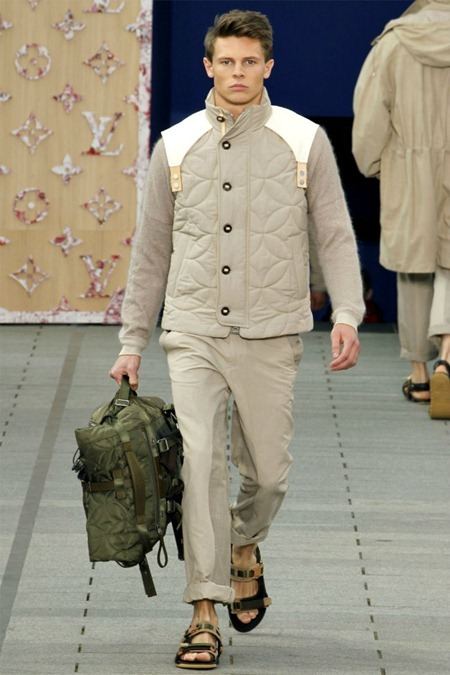 PARIS FASHION WEEK: LOUIS VUITTON SPRING 2012