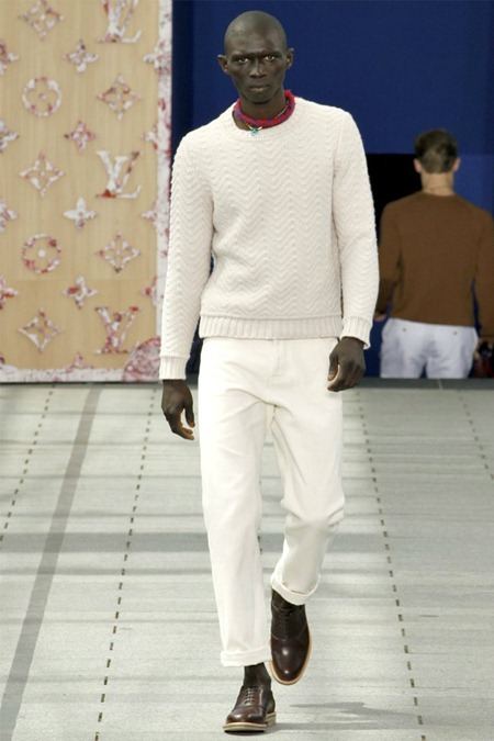 PARIS FASHION WEEK: LOUIS VUITTON SPRING 2012