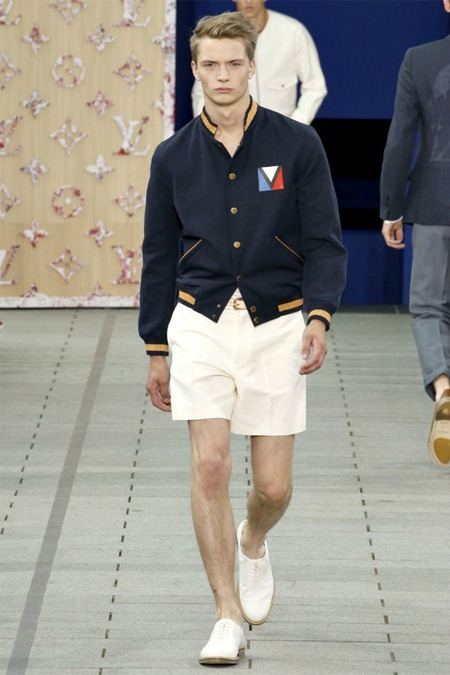 PARIS FASHION WEEK: LOUIS VUITTON SPRING 2012