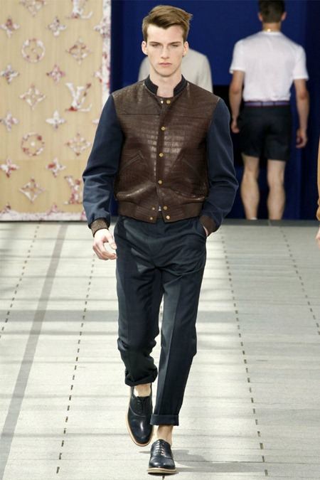PARIS FASHION WEEK: LOUIS VUITTON SPRING 2012