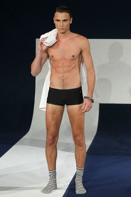 PARIS FASHION WEEK: ALEXIS MABILLE SPRING 2012