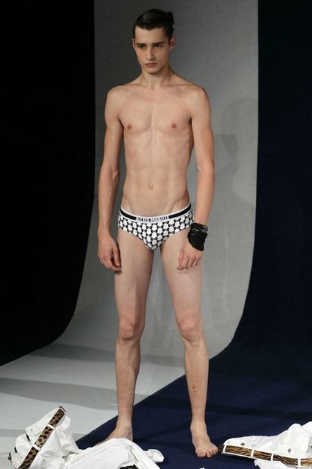 PARIS FASHION WEEK: ALEXIS MABILLE SPRING 2012