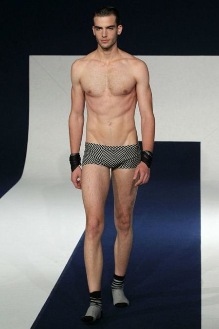 PARIS FASHION WEEK: ALEXIS MABILLE SPRING 2012