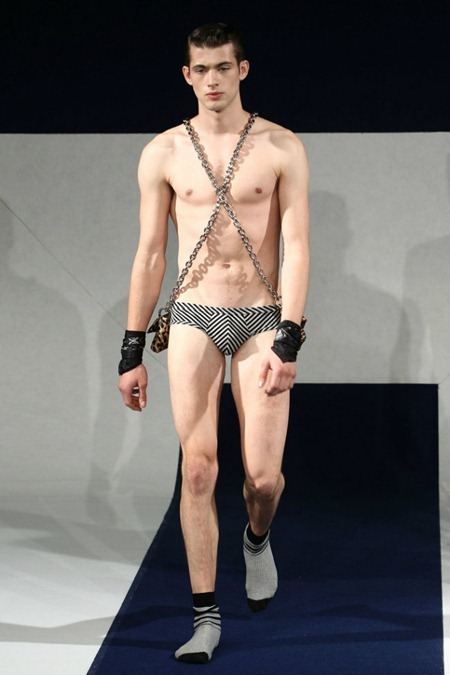 PARIS FASHION WEEK: ALEXIS MABILLE SPRING 2012