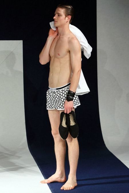 PARIS FASHION WEEK: ALEXIS MABILLE SPRING 2012