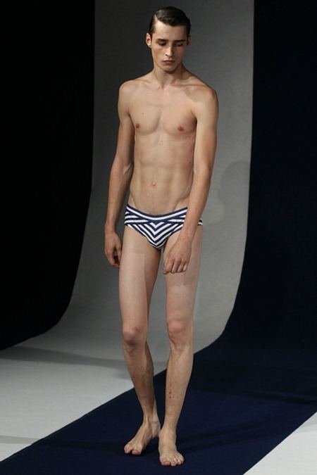 PARIS FASHION WEEK: ALEXIS MABILLE SPRING 2012