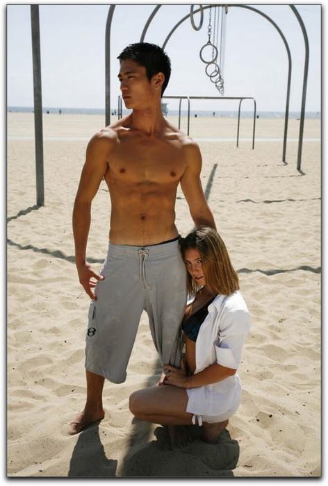 หนุ่มตาตี่ล่ำ