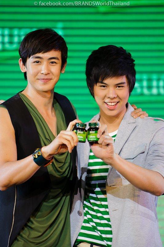 นิชคุณ & พีช-พชร @ งานเปิดแคมเปญ "อนาคต...มีได้ไม่สิ้นสุด ดื่มแบรนด์ทุกวัน"