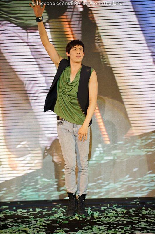 นิชคุณ & พีช-พชร @ งานเปิดแคมเปญ "อนาคต...มีได้ไม่สิ้นสุด ดื่มแบรนด์ทุกวัน"