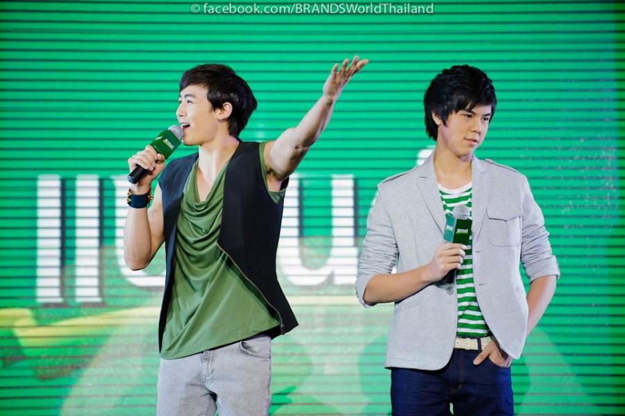 นิชคุณ & พีช-พชร @ งานเปิดแคมเปญ "อนาคต...มีได้ไม่สิ้นสุด ดื่มแบรนด์ทุกวัน"