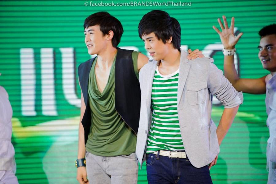 นิชคุณ & พีช-พชร @ งานเปิดแคมเปญ "อนาคต...มีได้ไม่สิ้นสุด ดื่มแบรนด์ทุกวัน"
