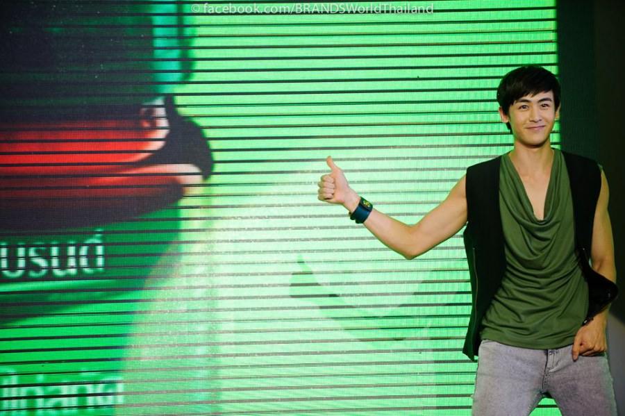 นิชคุณ & พีช-พชร @ งานเปิดแคมเปญ "อนาคต...มีได้ไม่สิ้นสุด ดื่มแบรนด์ทุกวัน"