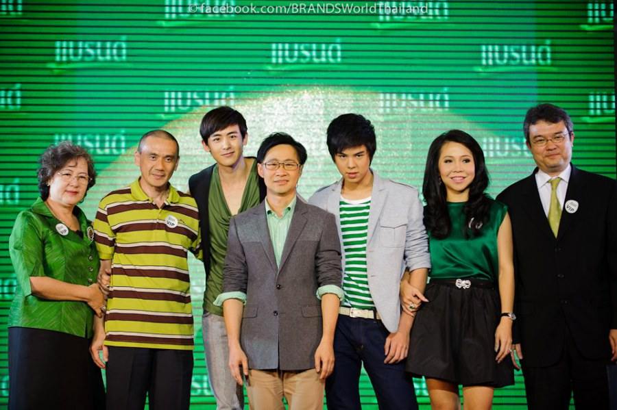 นิชคุณ & พีช-พชร @ งานเปิดแคมเปญ "อนาคต...มีได้ไม่สิ้นสุด ดื่มแบรนด์ทุกวัน"