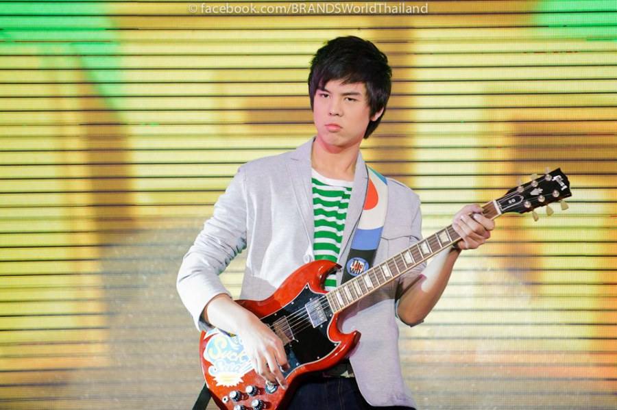 นิชคุณ & พีช-พชร @ งานเปิดแคมเปญ "อนาคต...มีได้ไม่สิ้นสุด ดื่มแบรนด์ทุกวัน"