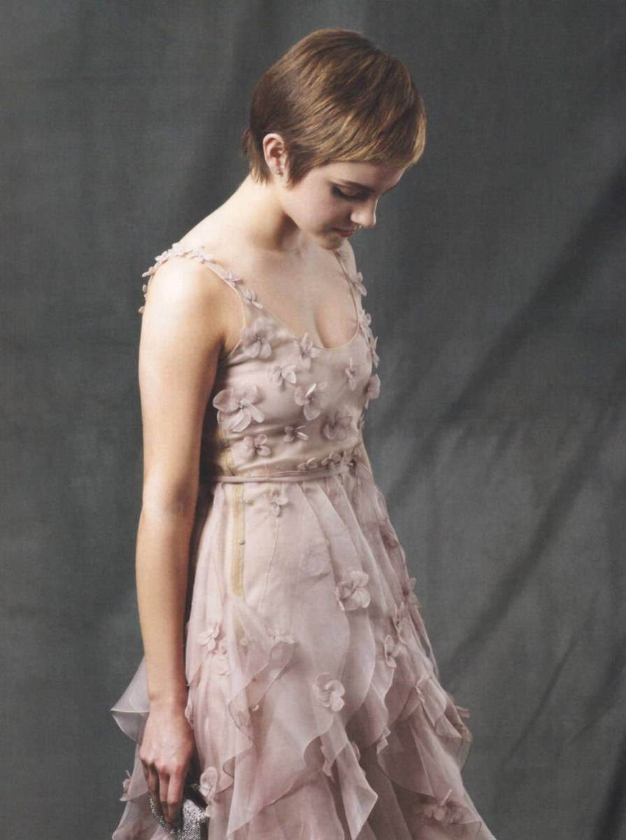 Emma watson @ Elle Hungary January 2012